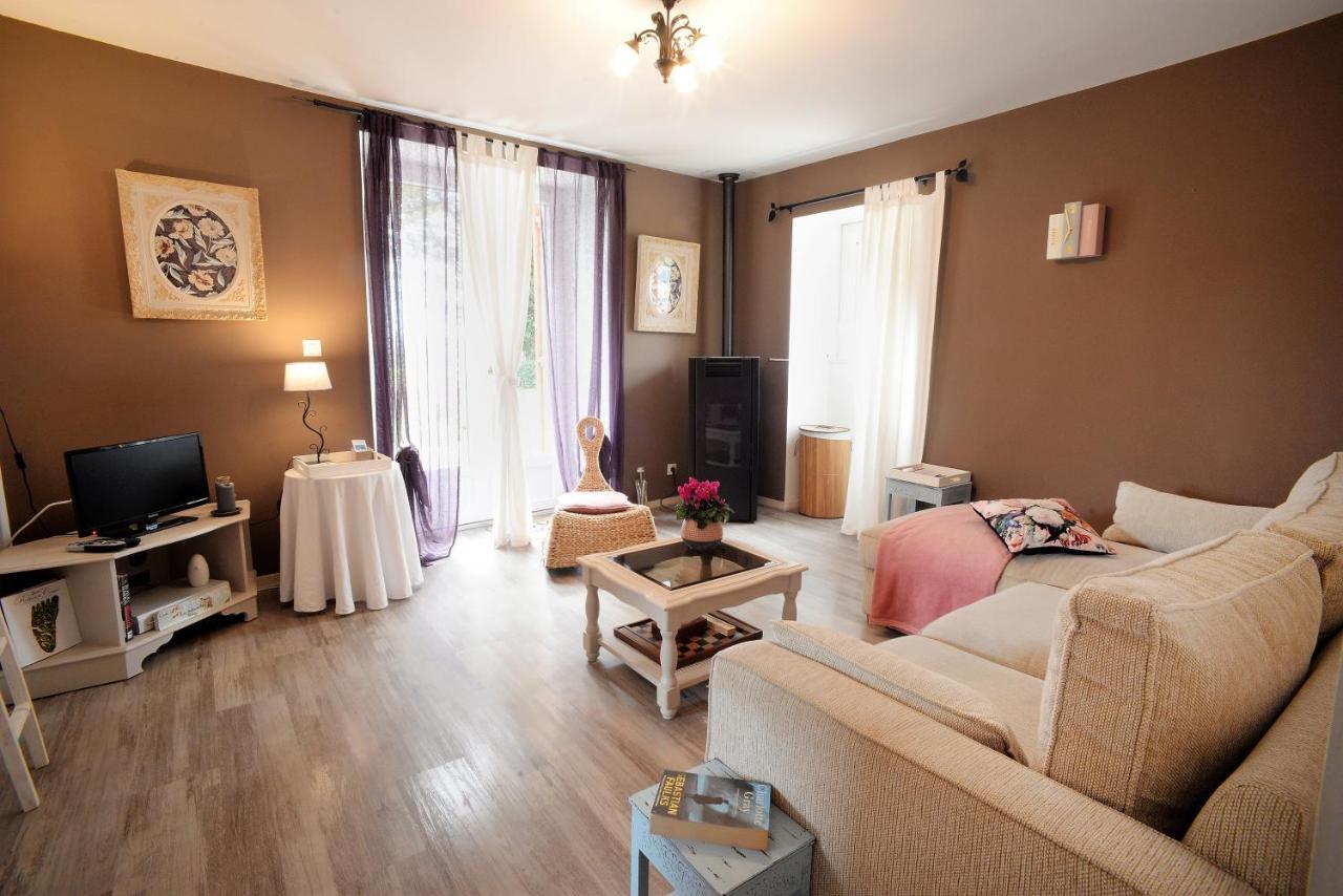 Les Gites De La Treille Montagrier Ngoại thất bức ảnh